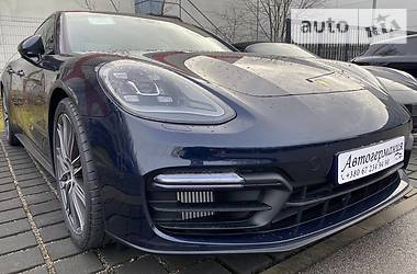 Купе Porsche Panamera 2019 в 