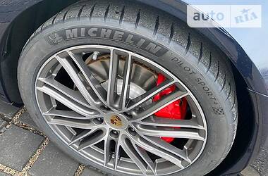 Купе Porsche Panamera 2019 в 