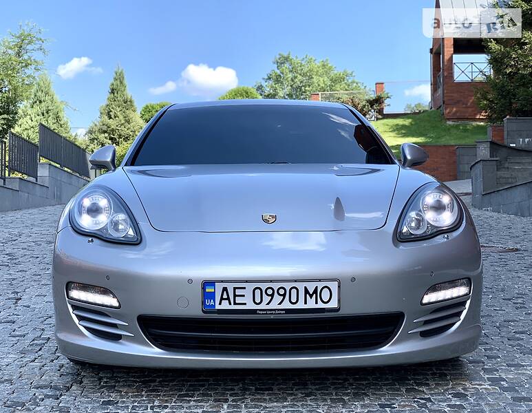 Хетчбек Porsche Panamera 2012 в Києві