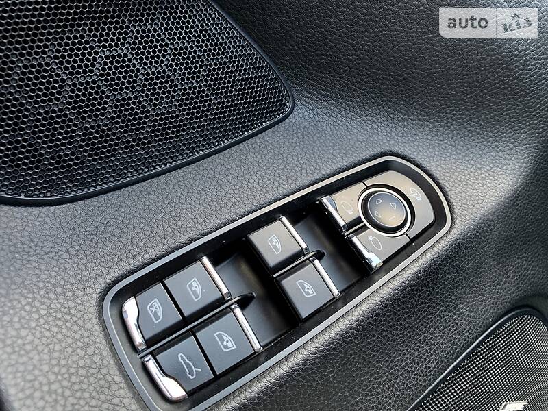 Хетчбек Porsche Panamera 2012 в Києві