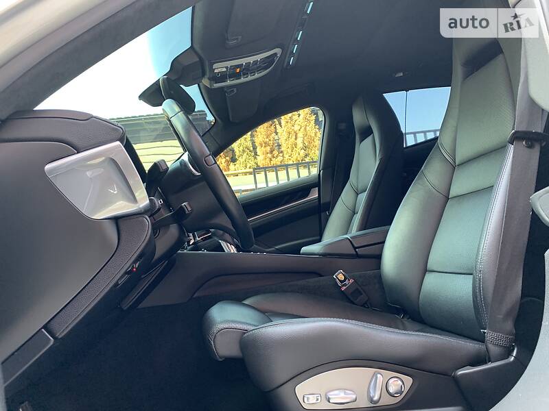 Хетчбек Porsche Panamera 2012 в Києві