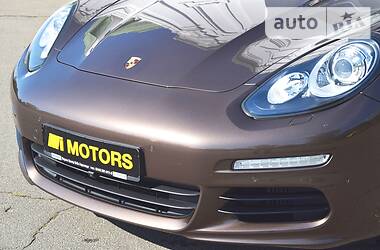 Хетчбек Porsche Panamera 2013 в 