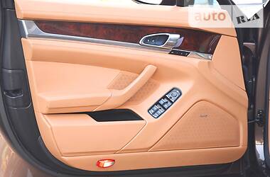 Хетчбек Porsche Panamera 2013 в 