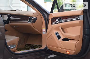 Хетчбек Porsche Panamera 2013 в 