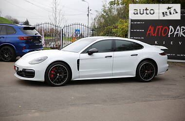 Ліфтбек Porsche Panamera 2016 в 