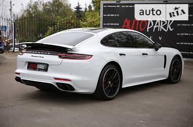 Ліфтбек Porsche Panamera 2016 в 