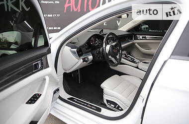 Ліфтбек Porsche Panamera 2016 в 