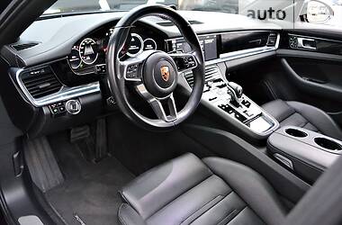 Седан Porsche Panamera 2017 в Киеве