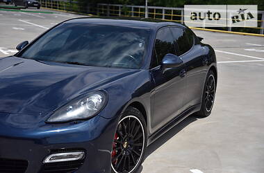 Седан Porsche Panamera 2012 в Одессе