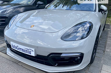 Купе Porsche Panamera 2021 в Киеве