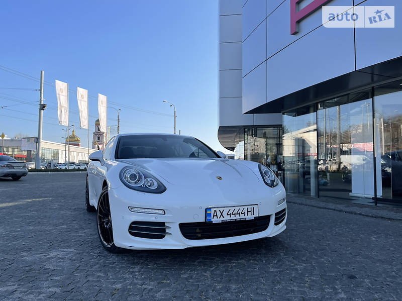 Хетчбек Porsche Panamera 2013 в Харкові