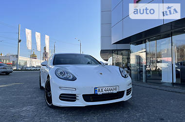 Хетчбек Porsche Panamera 2013 в Харкові