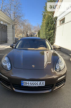 Лифтбек Porsche Panamera 2013 в Одессе