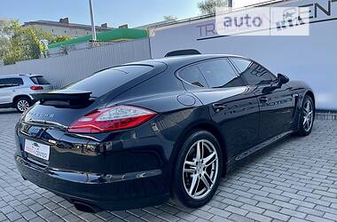 Седан Porsche Panamera 2012 в Вінниці