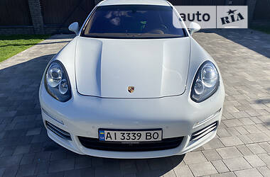 Седан Porsche Panamera 2013 в Києві