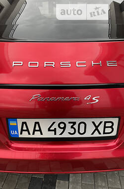 Седан Porsche Panamera 2011 в Киеве