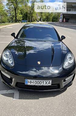 Хэтчбек Porsche Panamera 2014 в Одессе