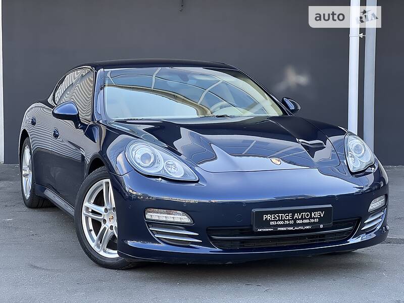 Седан Porsche Panamera 2013 в Киеве