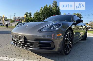 Лифтбек Porsche Panamera 2018 в Хмельницком