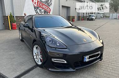 Фастбек Porsche Panamera 2013 в Дніпрі