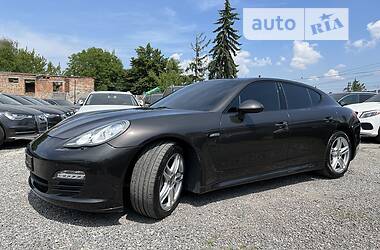 Седан Porsche Panamera 2013 в Тернополе