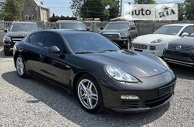 Седан Porsche Panamera 2013 в Тернополе