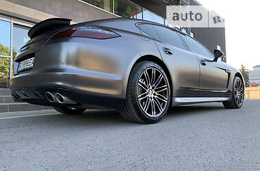 Хэтчбек Porsche Panamera 2011 в Тернополе