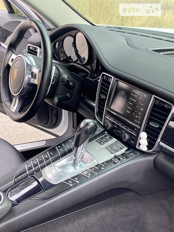 Седан Porsche Panamera 2014 в Киеве фото 11 Седан Porsche Panamera 2014 в Киеве