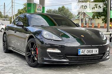 Хэтчбек Porsche Panamera 2012 в Днепре