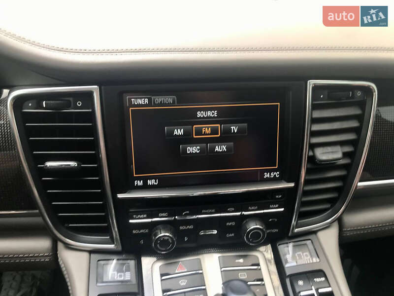 Седан Porsche Panamera 2010 в Киеве