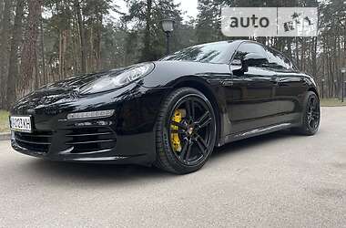 Внедорожник / Кроссовер Porsche Panamera 2013 в Киеве