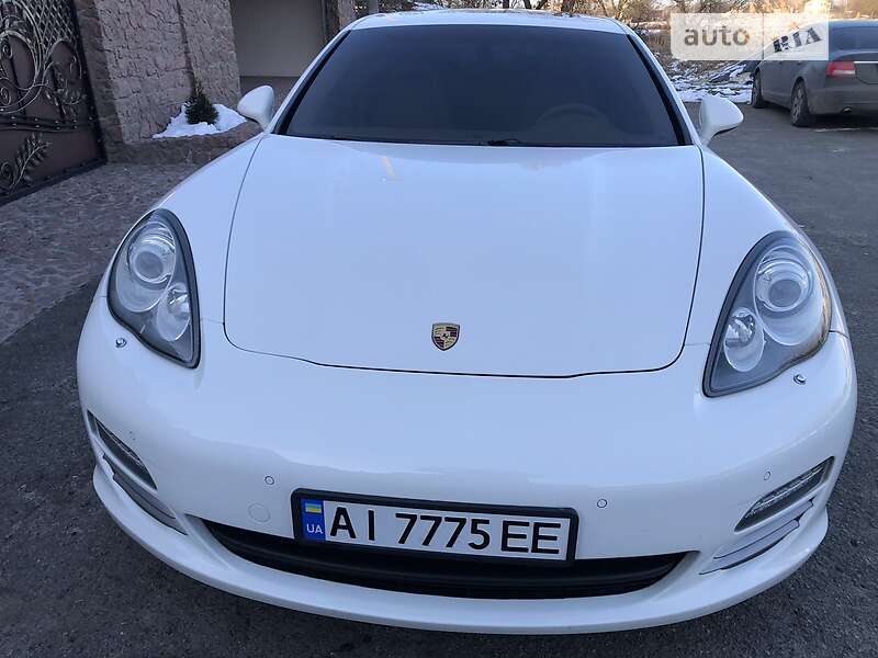 Хэтчбек Porsche Panamera 2012 в Киеве