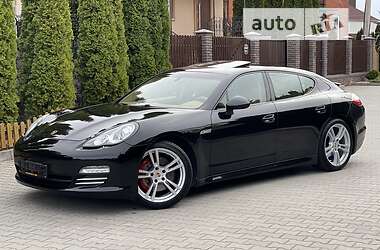 Хэтчбек Porsche Panamera 2010 в Хмельницком