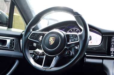 Фастбэк Porsche Panamera 2017 в 