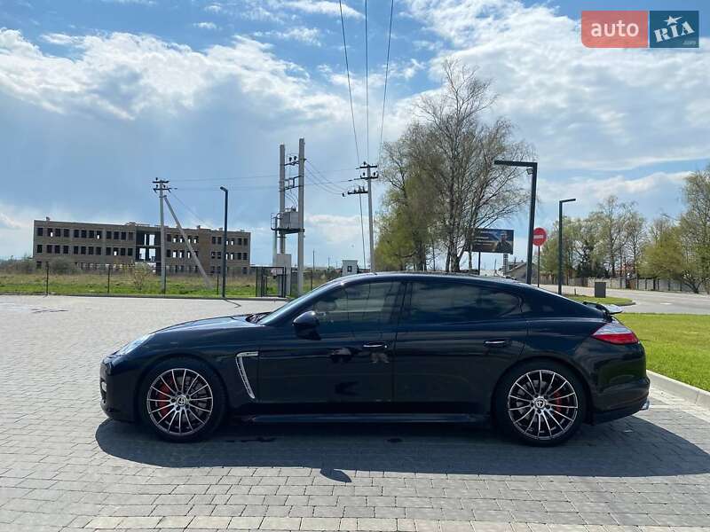Седан Porsche Panamera 2010 в Днепре