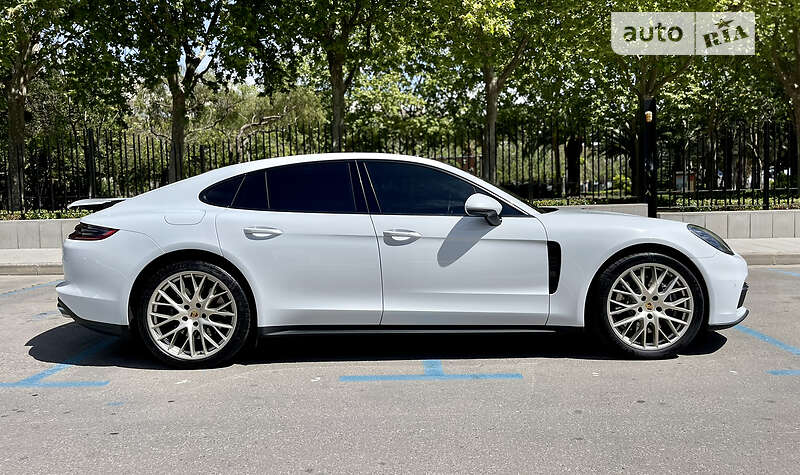 Лифтбек Porsche Panamera 2020 в Киеве