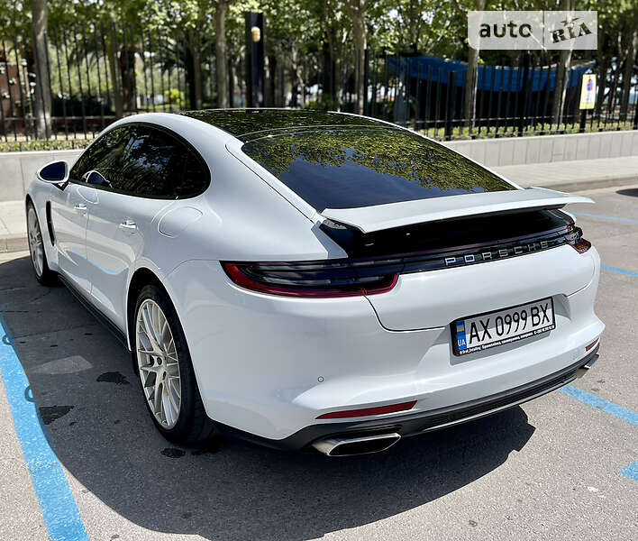 Лифтбек Porsche Panamera 2020 в Киеве