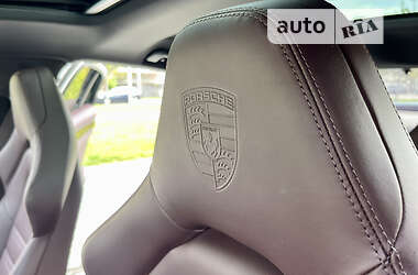 Лифтбек Porsche Panamera 2020 в 