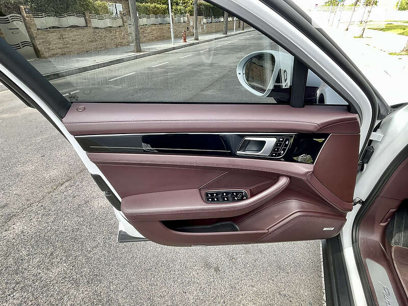 Лифтбек Porsche Panamera 2020 в Киеве