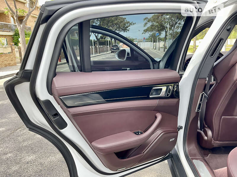 Лифтбек Porsche Panamera 2020 в Киеве