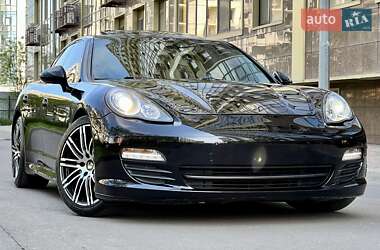 Седан Porsche Panamera 2012 в Одесі