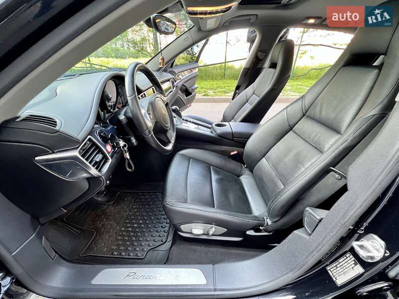 Седан Porsche Panamera 2012 в Одессе