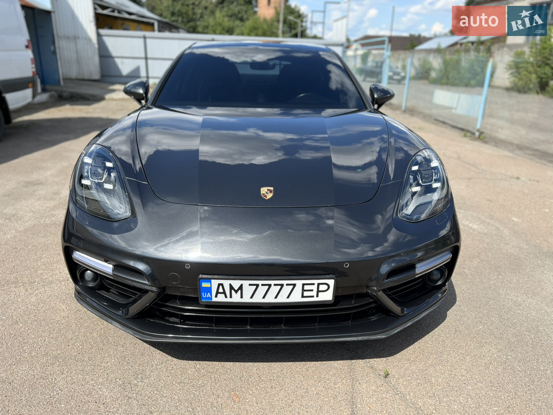 2017 Porsche Panamera - мініатюра 2