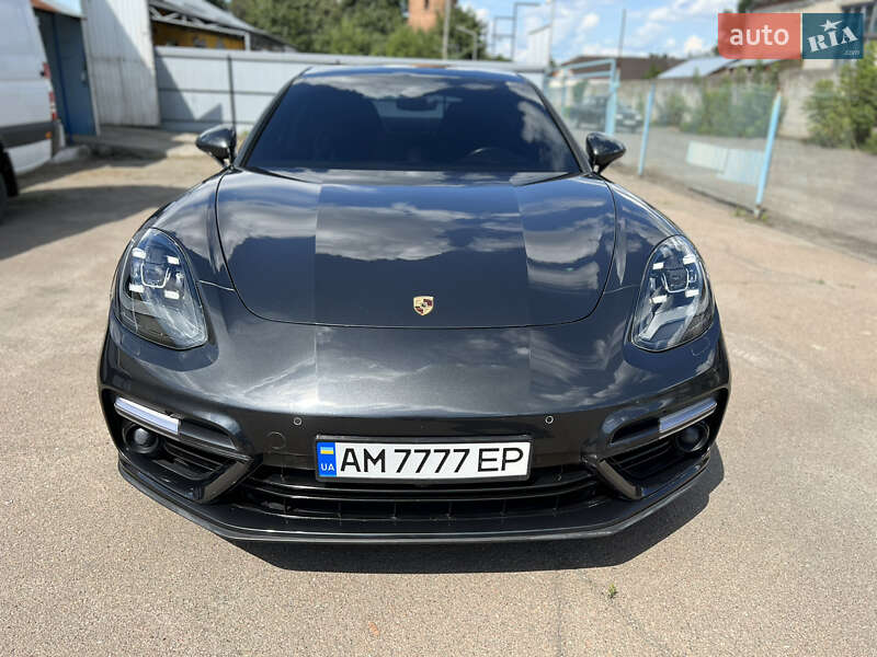 Фастбэк Porsche Panamera 2017 в Житомире