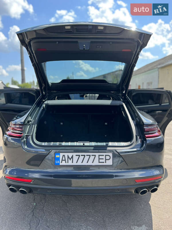 Фастбэк Porsche Panamera 2017 в Житомире