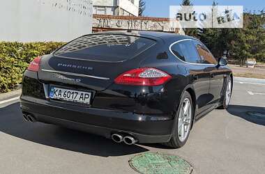 Фастбек Porsche Panamera 2011 в Києві