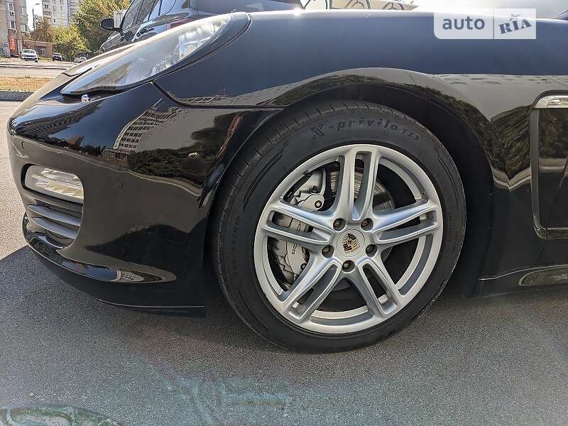 Фастбэк Porsche Panamera 2011 в Киеве