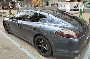 Седан Porsche Panamera 2010 в Києві