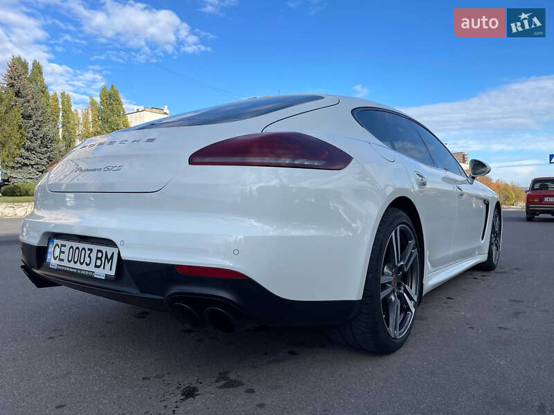 Фастбэк Porsche Panamera 2013 в Новоднестровске