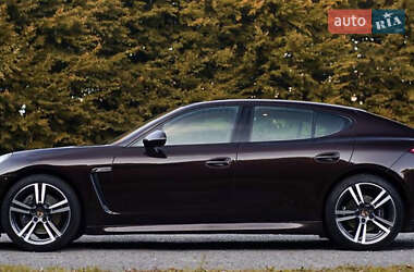 Фастбэк Porsche Panamera 2012 в 